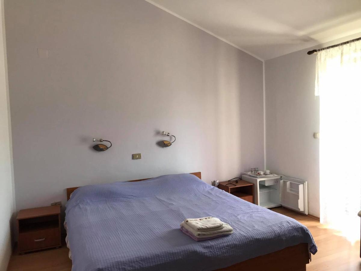 Draga Rooms Njivice Exterior foto
